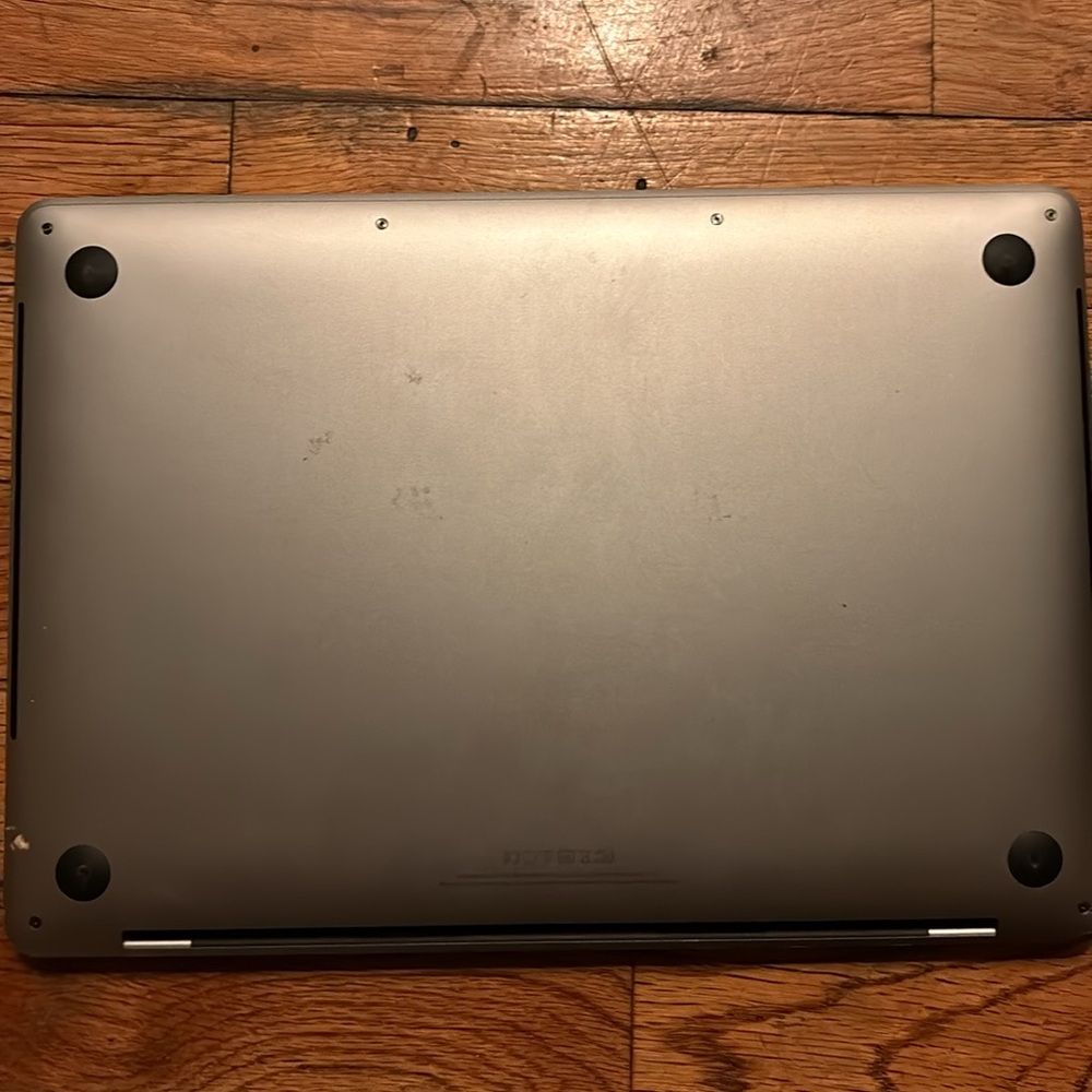 Apple MacBook Pro - Picture 4 of 5